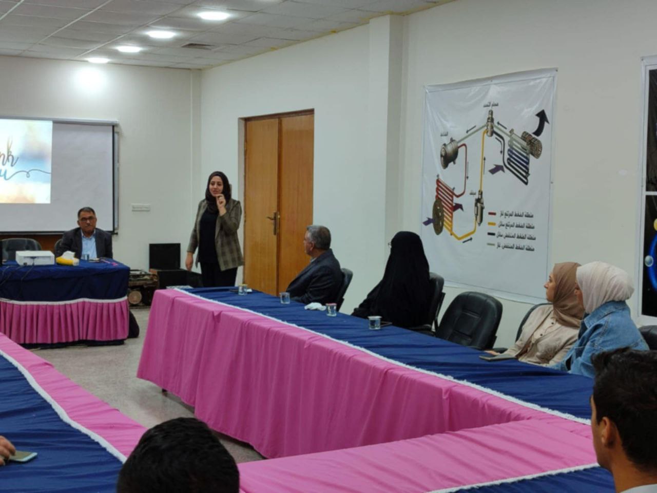 قسم تقنيات المختبرات الطبية في كلية التقنيات الصحية والطبية بجامعة المستقبل يقيم محاضرة توعويه عن اسباب نقص فيتامين D وطرق علاجه في منتدى الرعاية العلمية