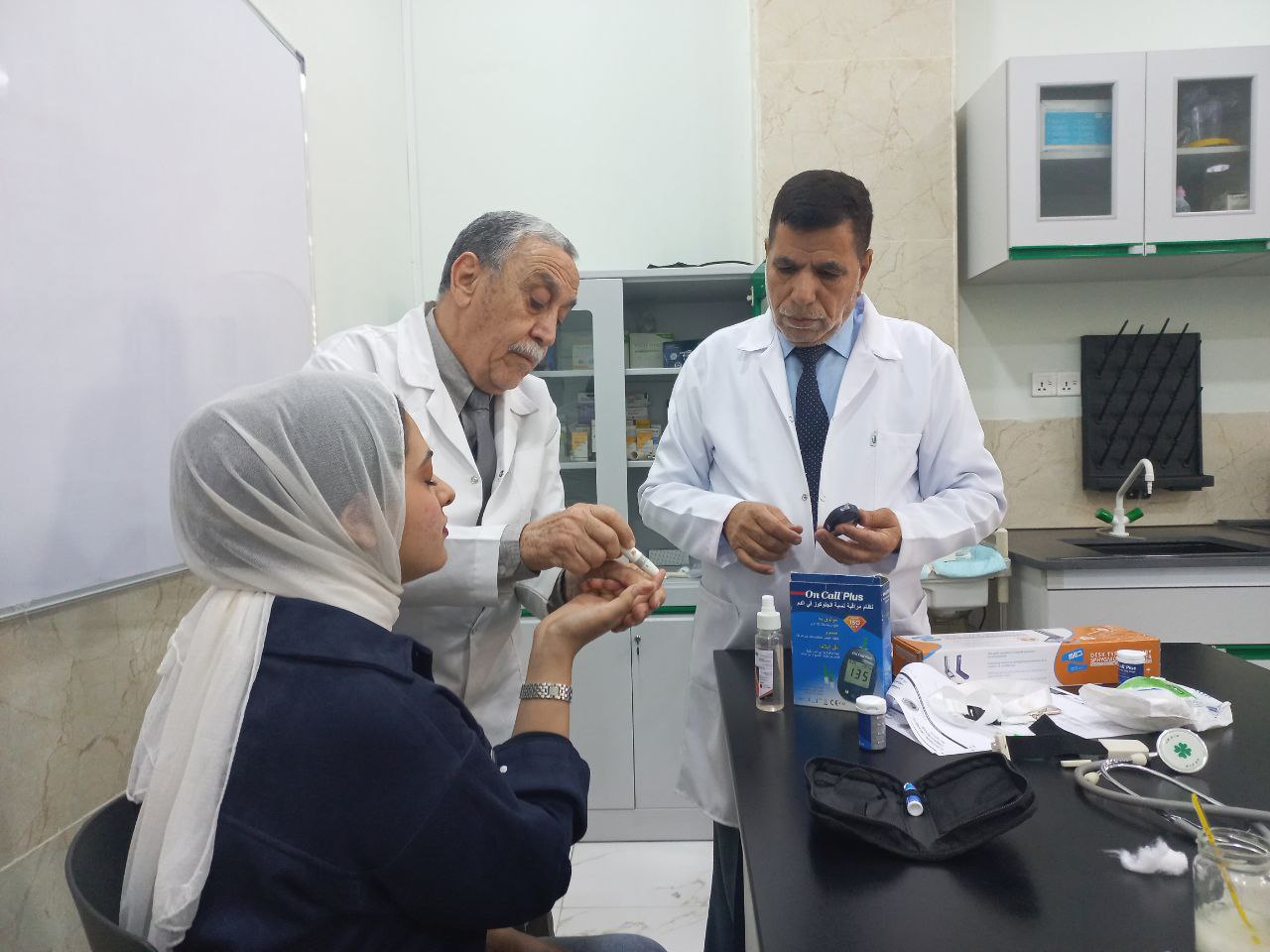 ورشه تدريبيه لطلبة كلية طب الاسنان