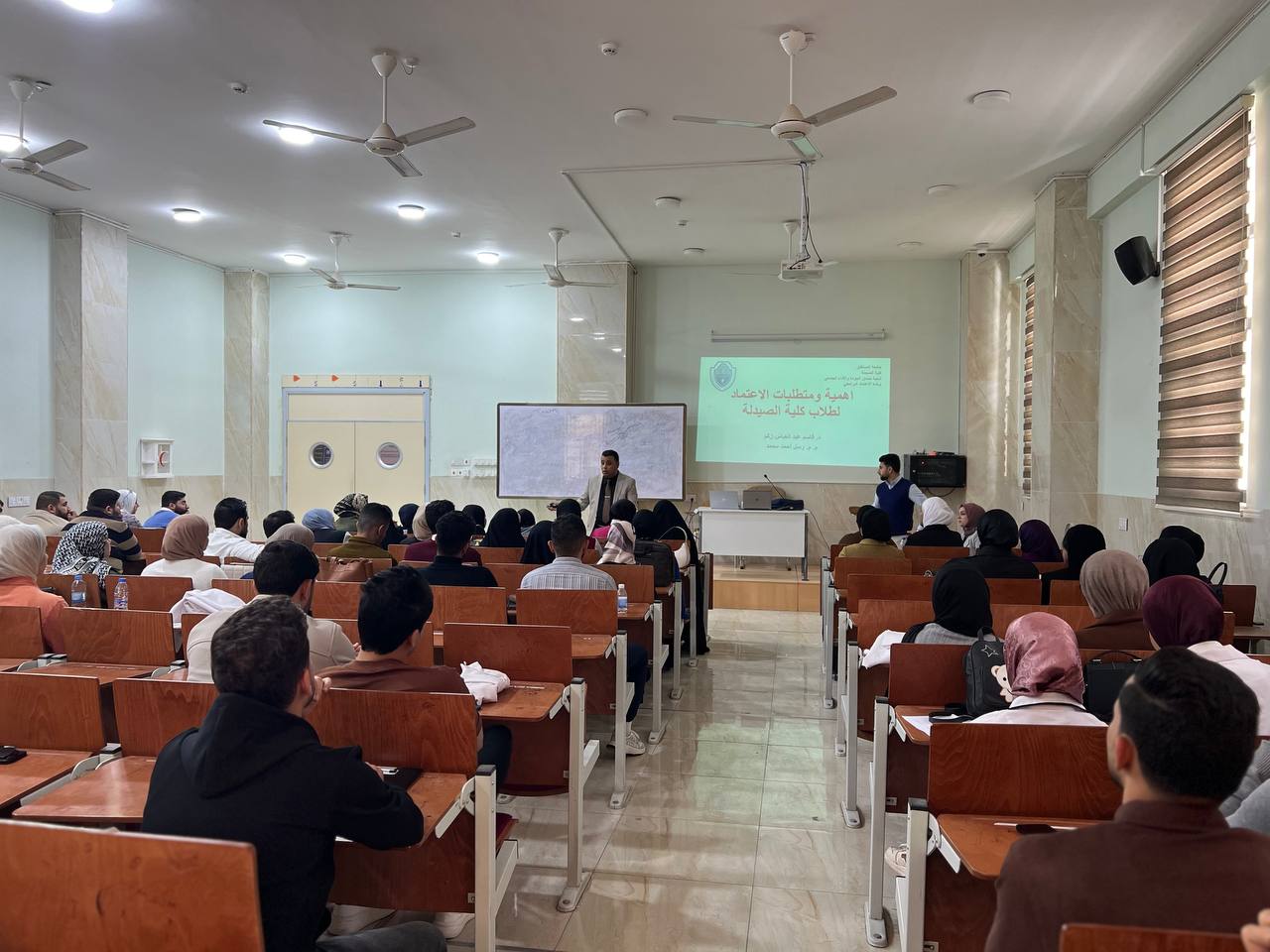 ورشة حول مفهوم الاعتماد البرامجي الوطني لطلاب كلية الصيدلة                                      