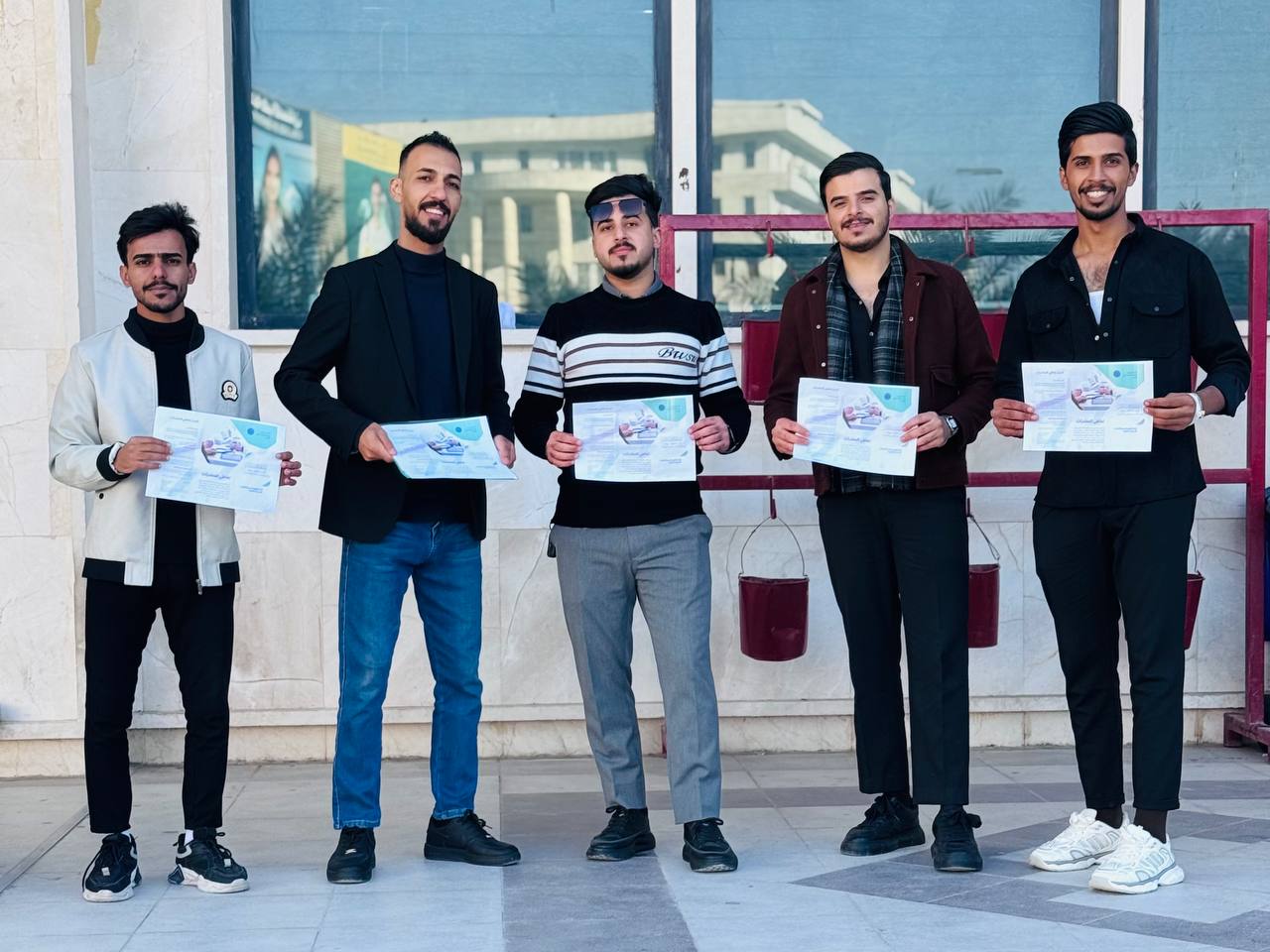 نظم سفراء الاستدامة في كلية العلوم "" بحمله توعويه بتوزيع بروشرات عن خطر انتشار تعاكي المخدرات "