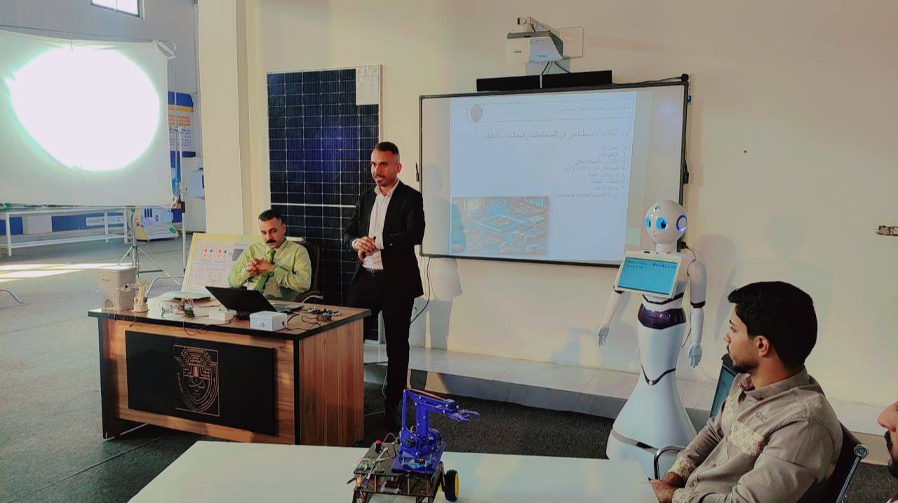 زيارة علمية لطلبة قسم الامن السيبراني الى مركز الذكاء الاصطناعي في جامعة المستقبل 