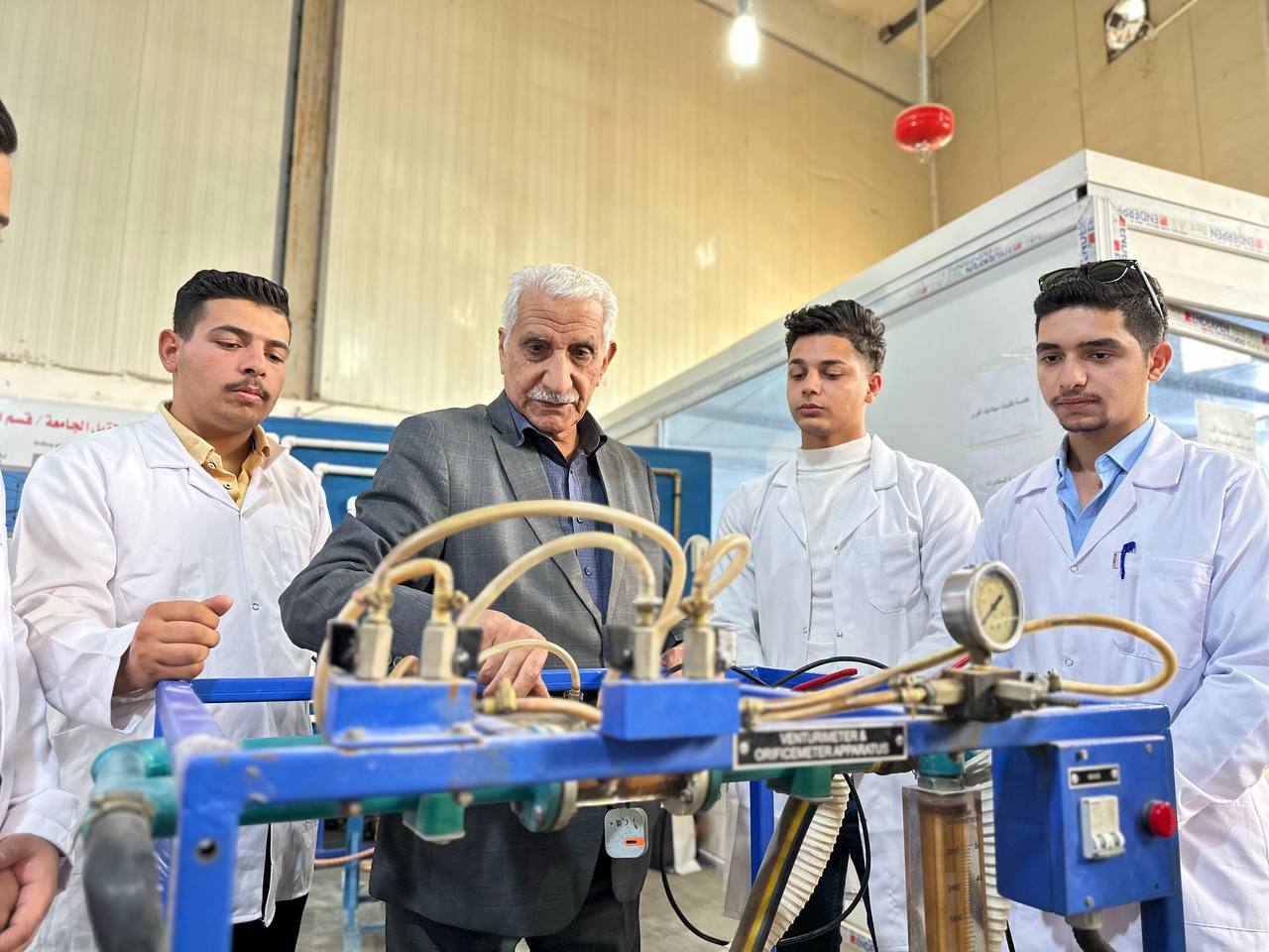 ورشة علمية في المختبرات الهندسية 