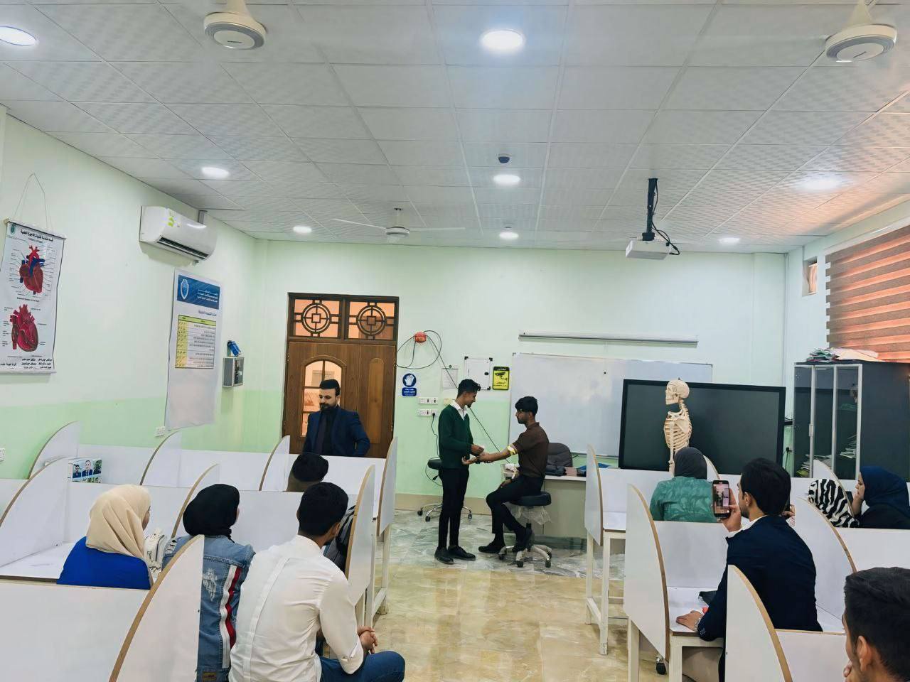 "ورشة حول كيفية سحب الدم"