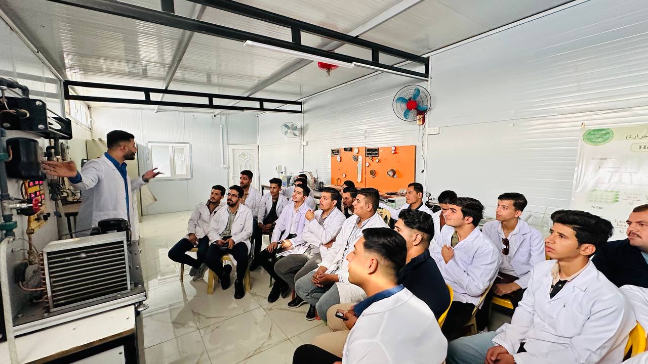 ندوة علمية في مختبر ديناميك الحرارة 