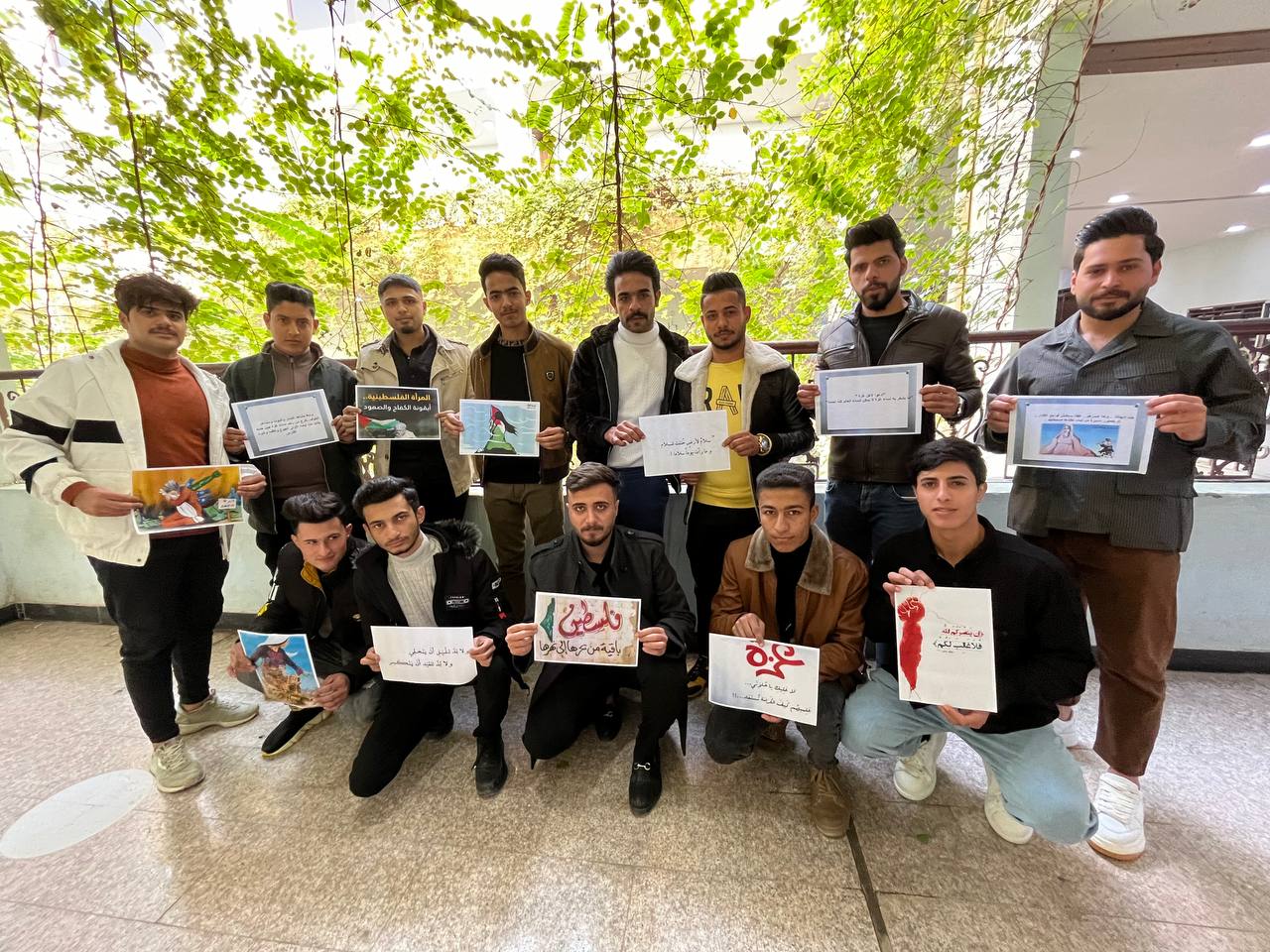 وقفة تأبينية تضامنا مع المرأة الفلسطينية في غزه 