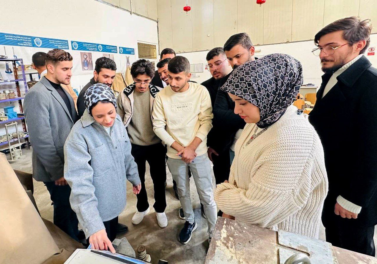 نشاط في مختبر الخرسانة لطلاب المرحلة الثالثة