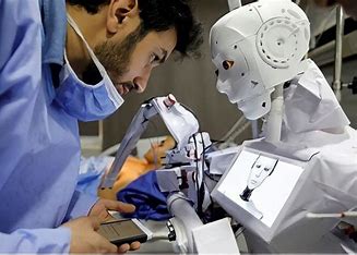 الروبوتات الجراحية: مستقبل الجراحة الدقيقة في الطب الحديث (م. مبرمج ايه جمال هيدي ) 