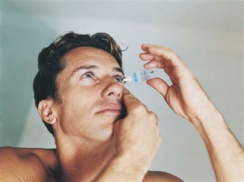 Scientific article by Dr. Nilufer Ali  (The side effects of steroids on the eyes ) 