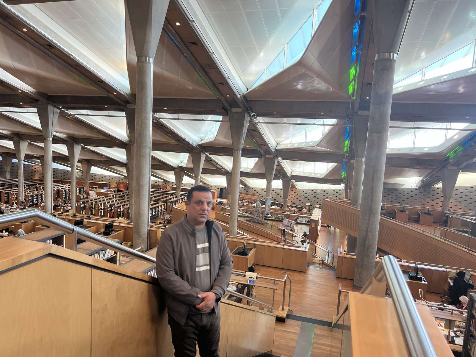 زيارة السيد عميد الكلية المحترم الى مكتبة الاسكندرية في مصر