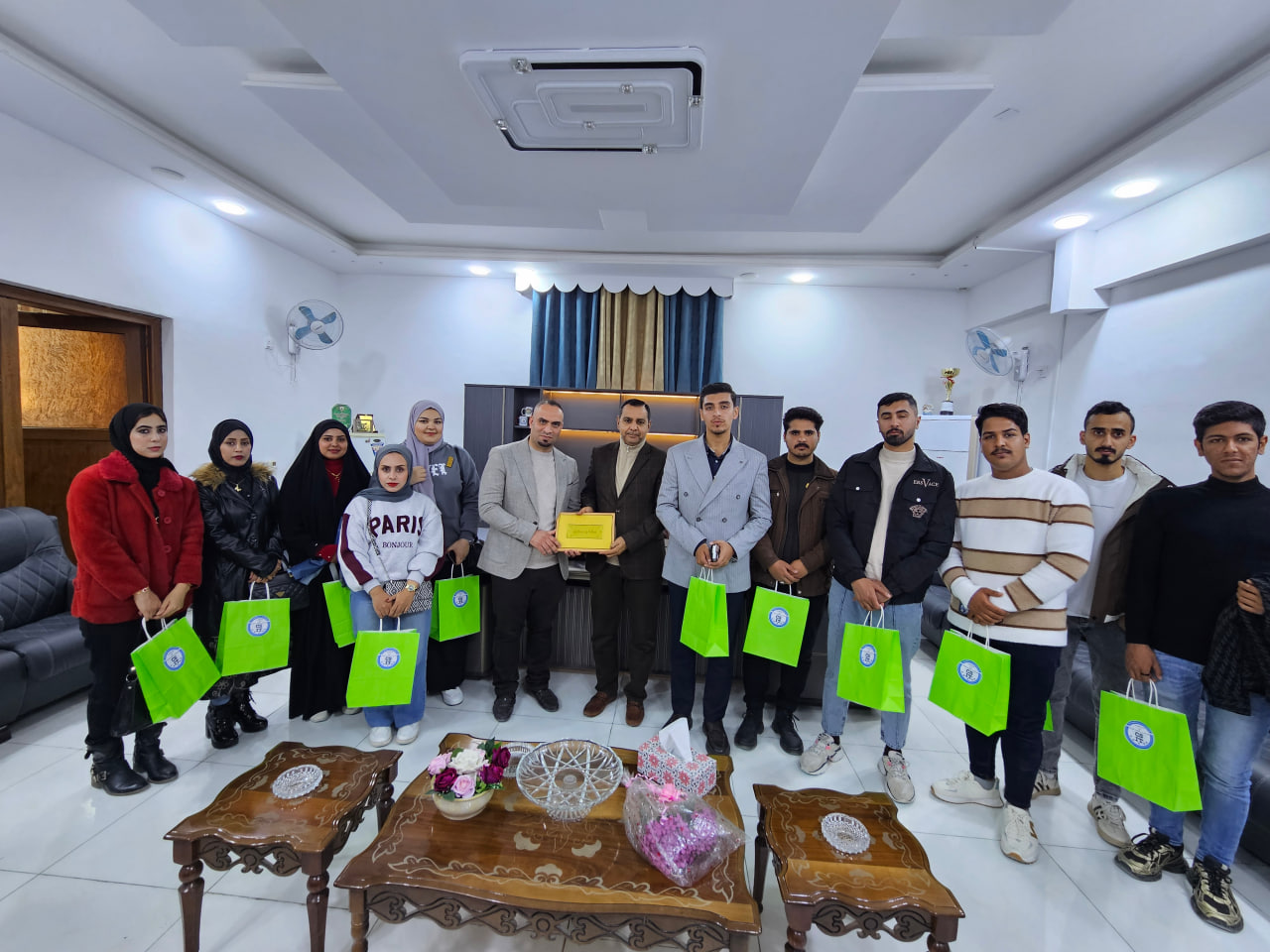 نظم سفراء الاستدامة قسم الأنظمة الطبية في كلية العلوم بجامعة المستقبل سفرة علمية لجامعة القادسية وتكريم طلبته لريادة الأعمال