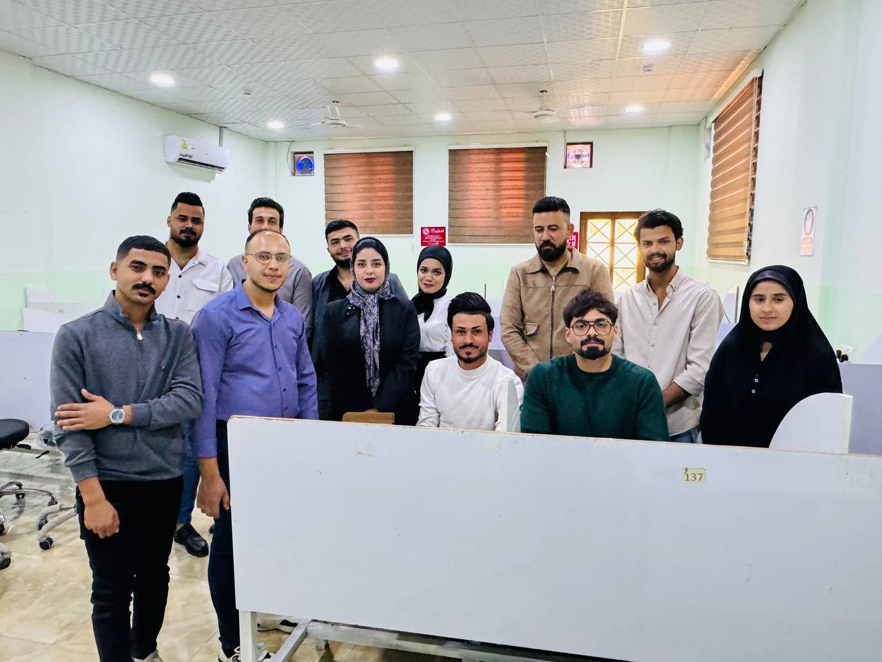 نشاط طلابي في قسم هندسة تقنيات الاجهزة الطبية لمختبر الرسم الهندسي.