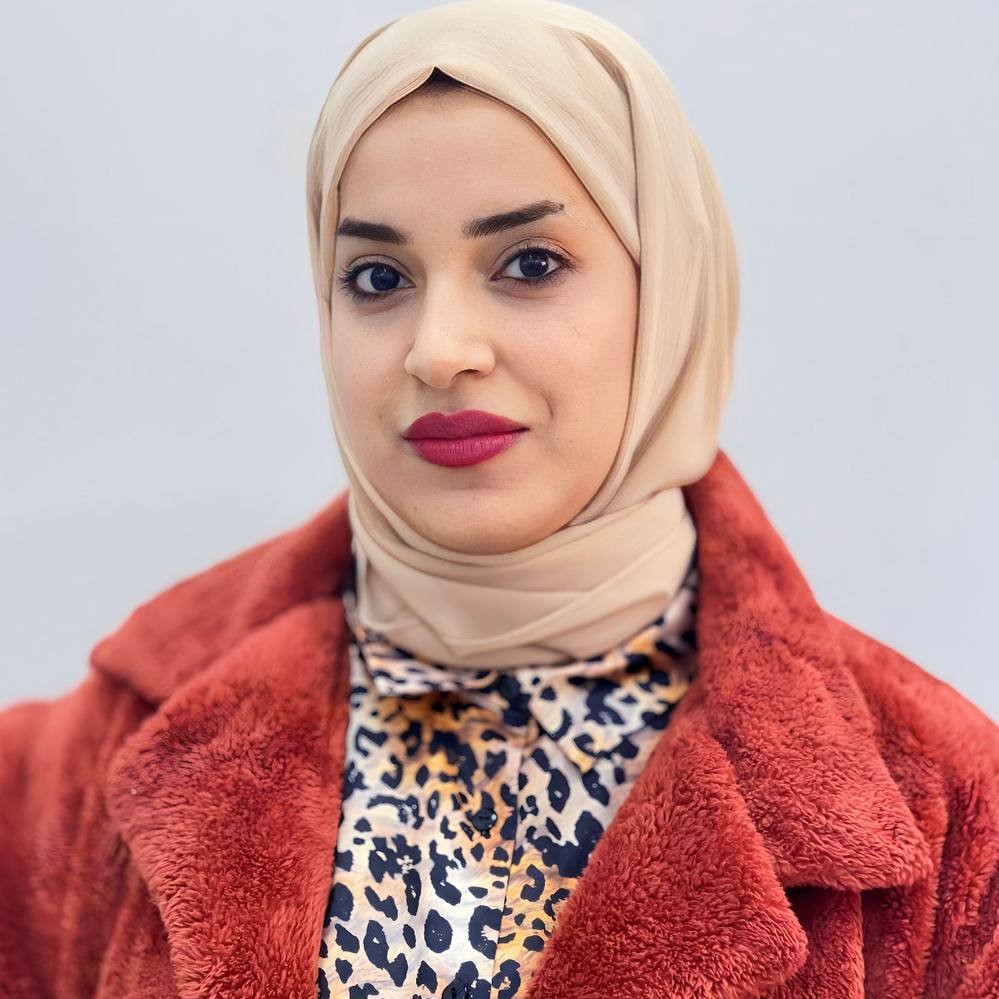 حصلت أدارية قسم الكيمياء الحياتية على شهادة تقديرة 