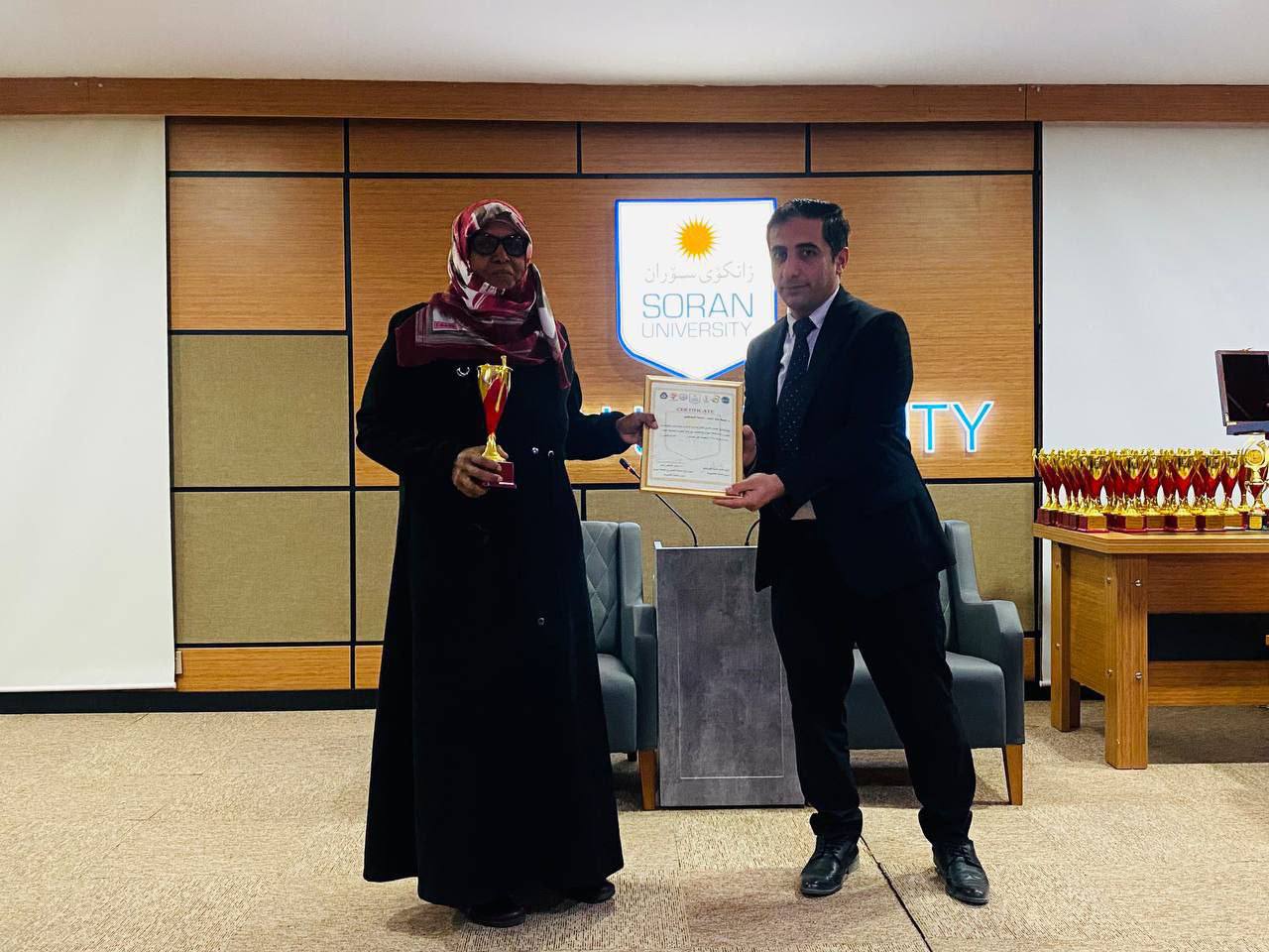 تدريسيية في قسم تقنيات ميكانيك القوى تحصل على جائزة الابداع والابتكار 