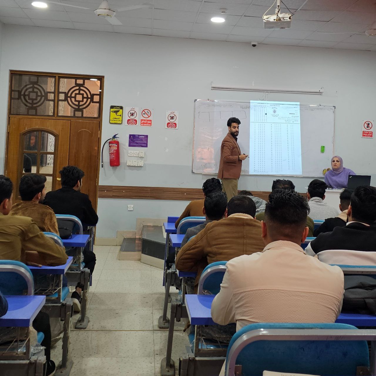 ورشة تدريبية لتعليم الطلبة على كيفية أداء الامتحانات  نظام الببل شيت