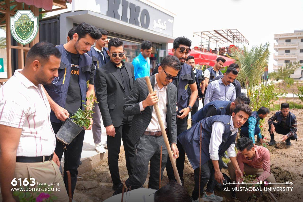 جانب من مشاركة كلية التمريض في الحملة الزراعية الربيعية لتعزيز الوعي البيئي داخل اروقة الجامعة