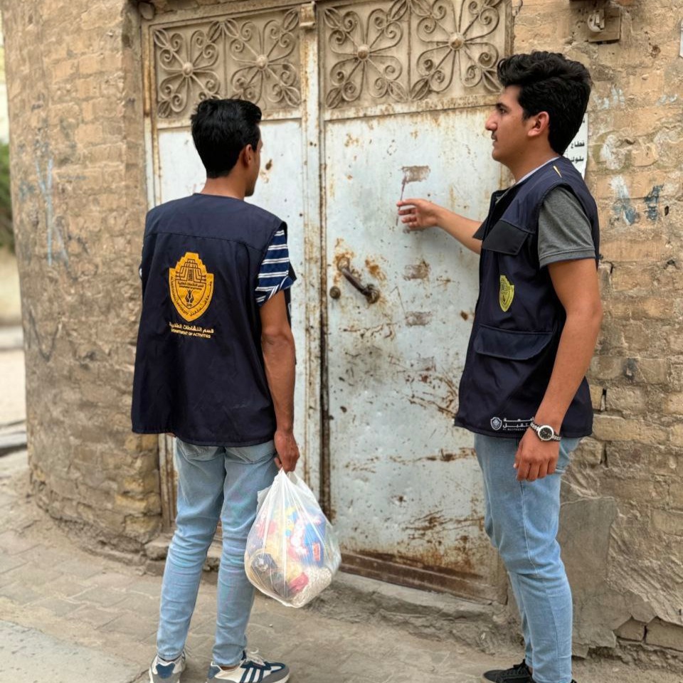 توزيع السلات الغذائية على العوائل المتعففة 