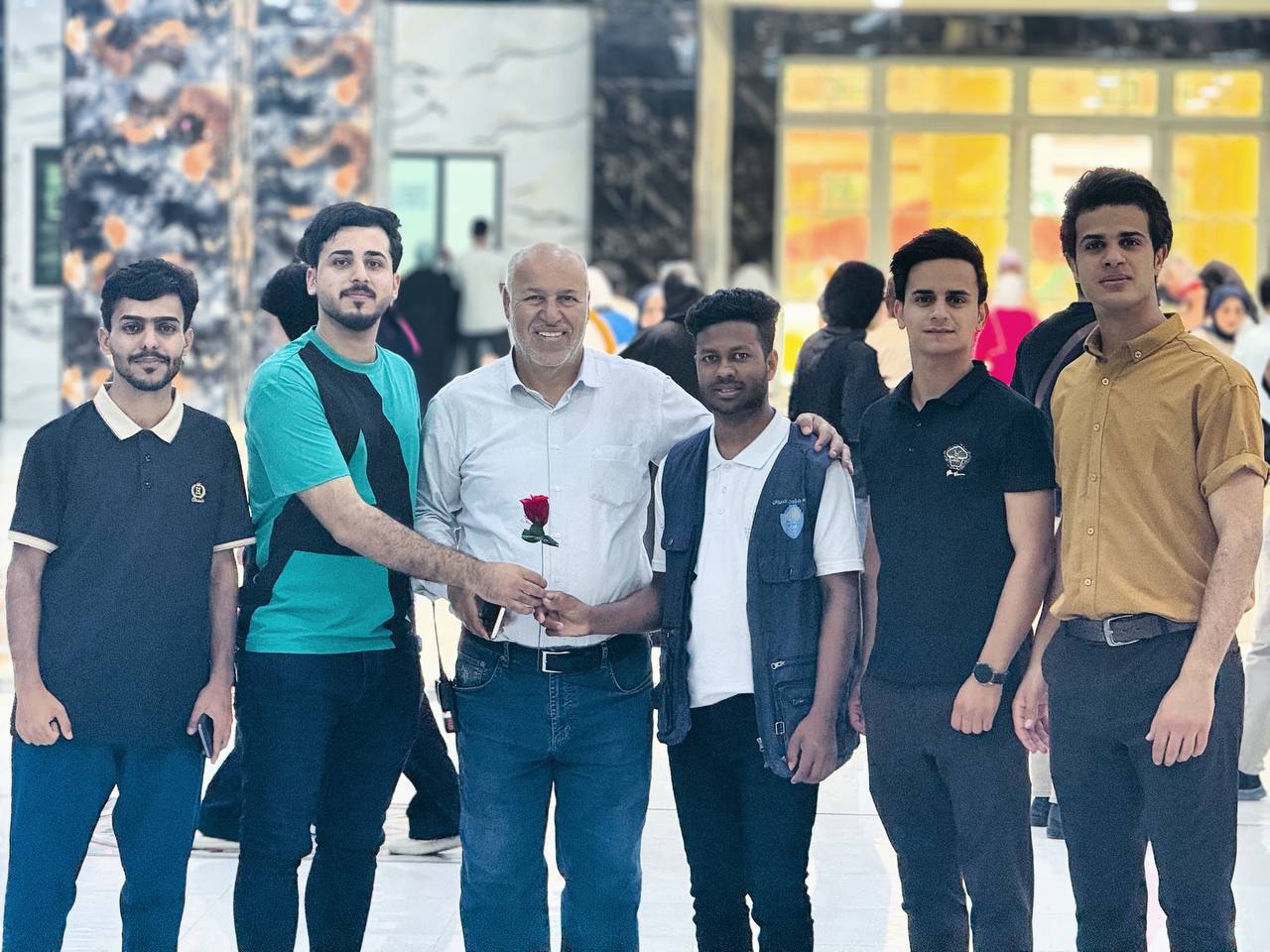 أحتفال قسم التقنيات الاحيائية الطبية بعيد العمال بمشاركة الطلبة ورئيس القسم (أ.د حسنين خليل أبراهيم ) (أ.د محمد زهير ناجي ) 