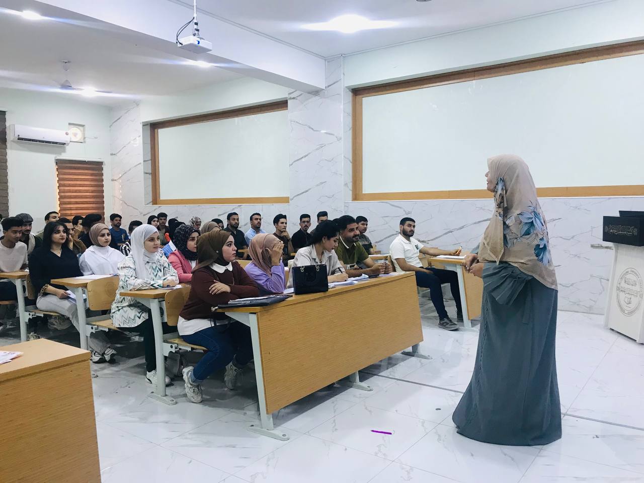 ورشة علمية للتدريسية (ا.د هدى جاسم محمد التميمي) بعنوان "التعليم الالكتروني مبادئ و اسلوب و خصائص"