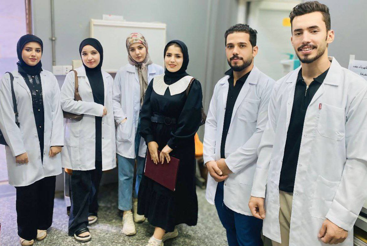   جانب من متابعة  من قبل اساتذة مختصين و استمرار التدريب الصيفي لطلبة قسم تقنيّات الاشعه