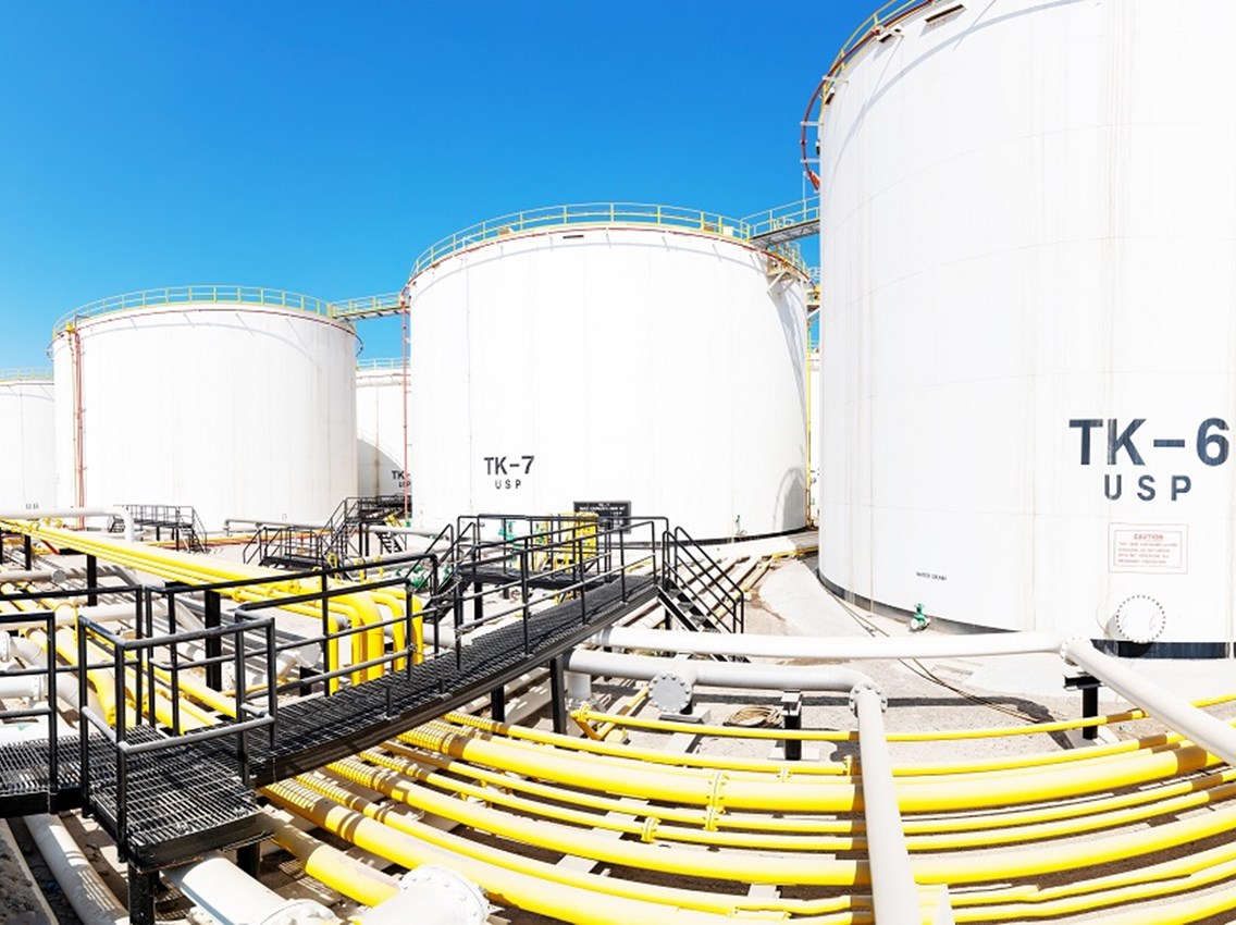 ﺧزاﻧﺎت اﻟﻣﻧﺗﺟﺎت اﻟﻧﻔطﯾﺔ اﻟﻛﺑﯾرة : اﻟﻣواﺻﻔﺎت واﻟﻣﺗطﻠﺑﺎت واﻷﻧواع