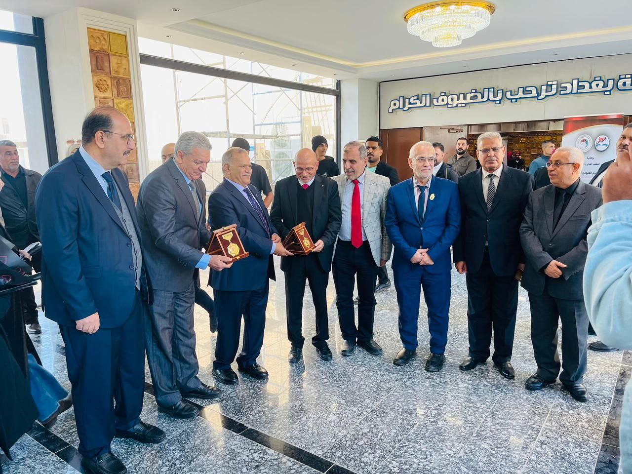 رئيس قسم هندسة تقنيات الأجهزة الطبية يحضر حفل استلام الجائزة الأولى لجامعة المستقبل