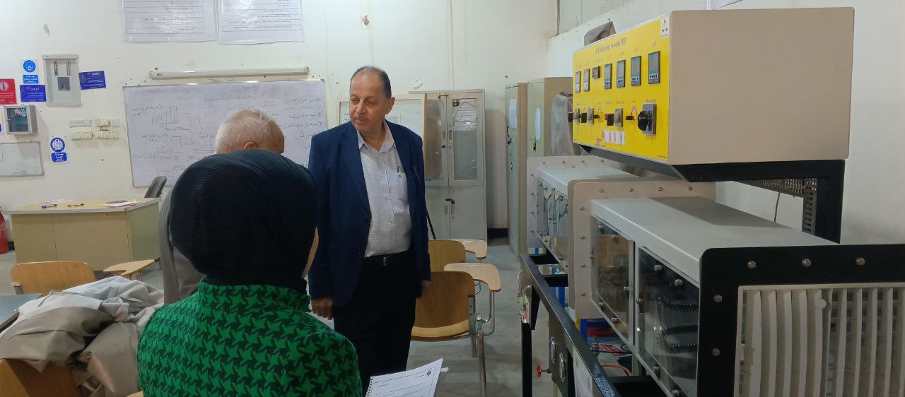 معايرة جهاز في مختبر التكييف والتبريد إستعدادا لبدأ تنفيذ التجارب