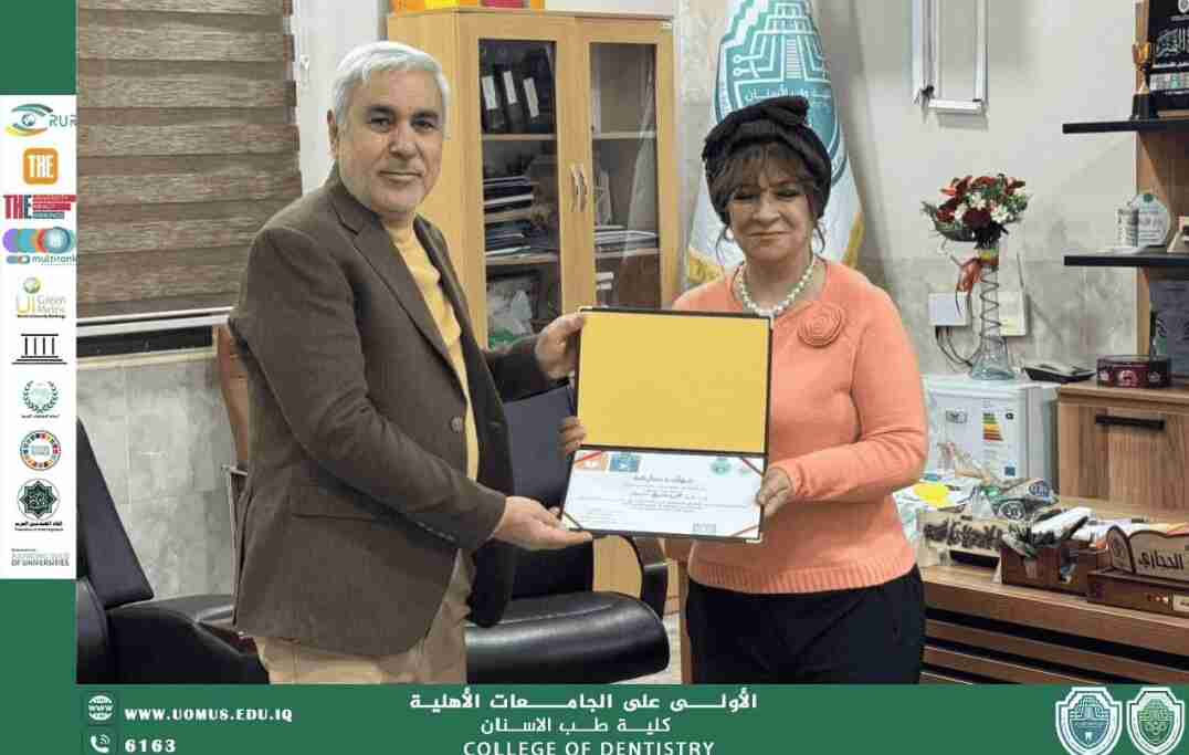 عميد كلية طب الأسنان يكرم مجموعة من أساتذة كلية الفنون الجميلة 