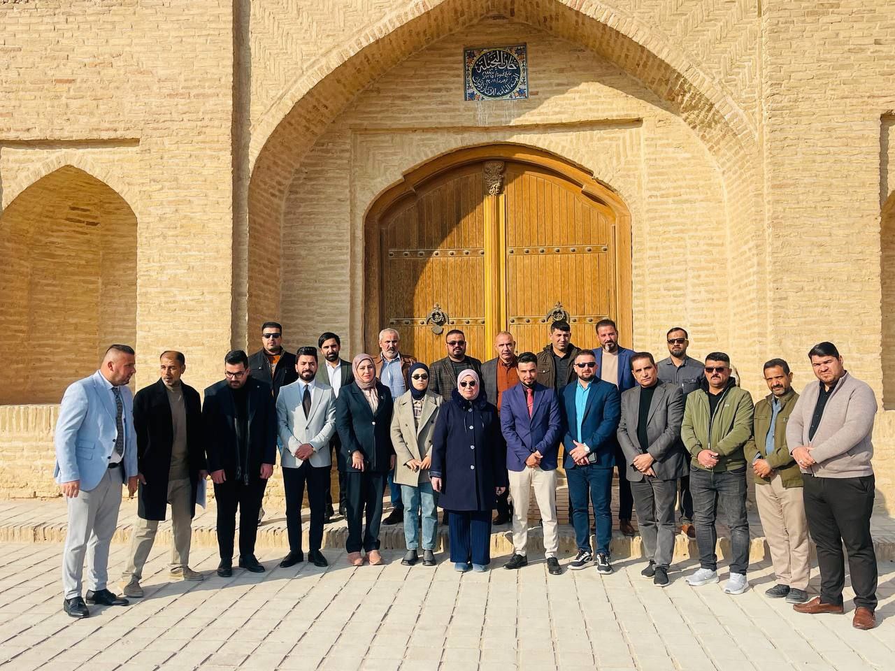 نظم قسم الاثار في كلية الاداب والعلوم الانسانية جامعة المستقبل زيارة علمية إلى خان النخيلة وكهوف الطار.