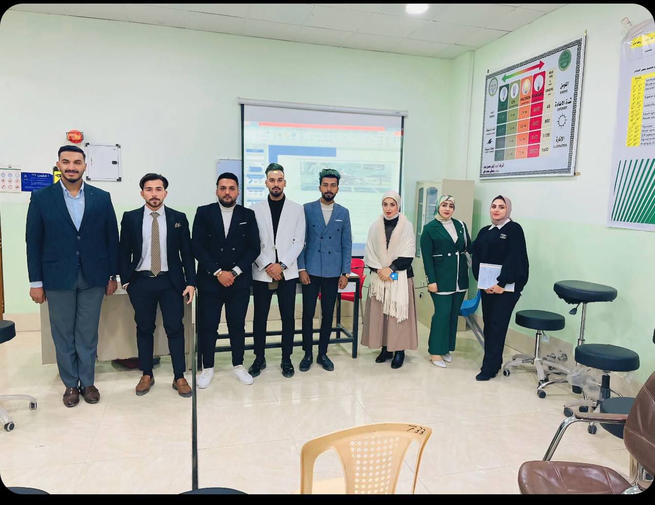 مشروع بحثي مبتكر: كرسي متحرك آلي للمصابين بالشلل النصفي باستخدام تقنيات IoT"