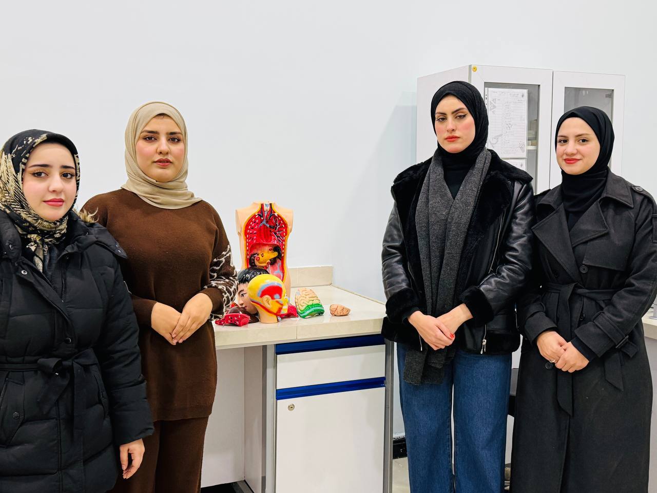 إعداد مجسمات تشريح أعضاء الإنسان لتعزيز الفهم التعليمي في قسم تقنيات المختبرات الطبية