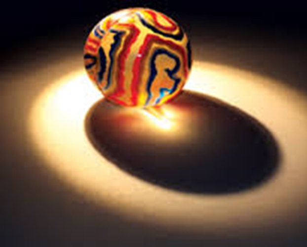 مقالة علمية للمعيدة حنين حيدر حسين بعنوان (الضوء والظلال).