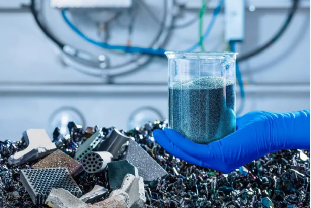 "كربيد السيليكون" من البلاستيك المقوى.. تدوير موفر للنفقات وصديق للبيئة