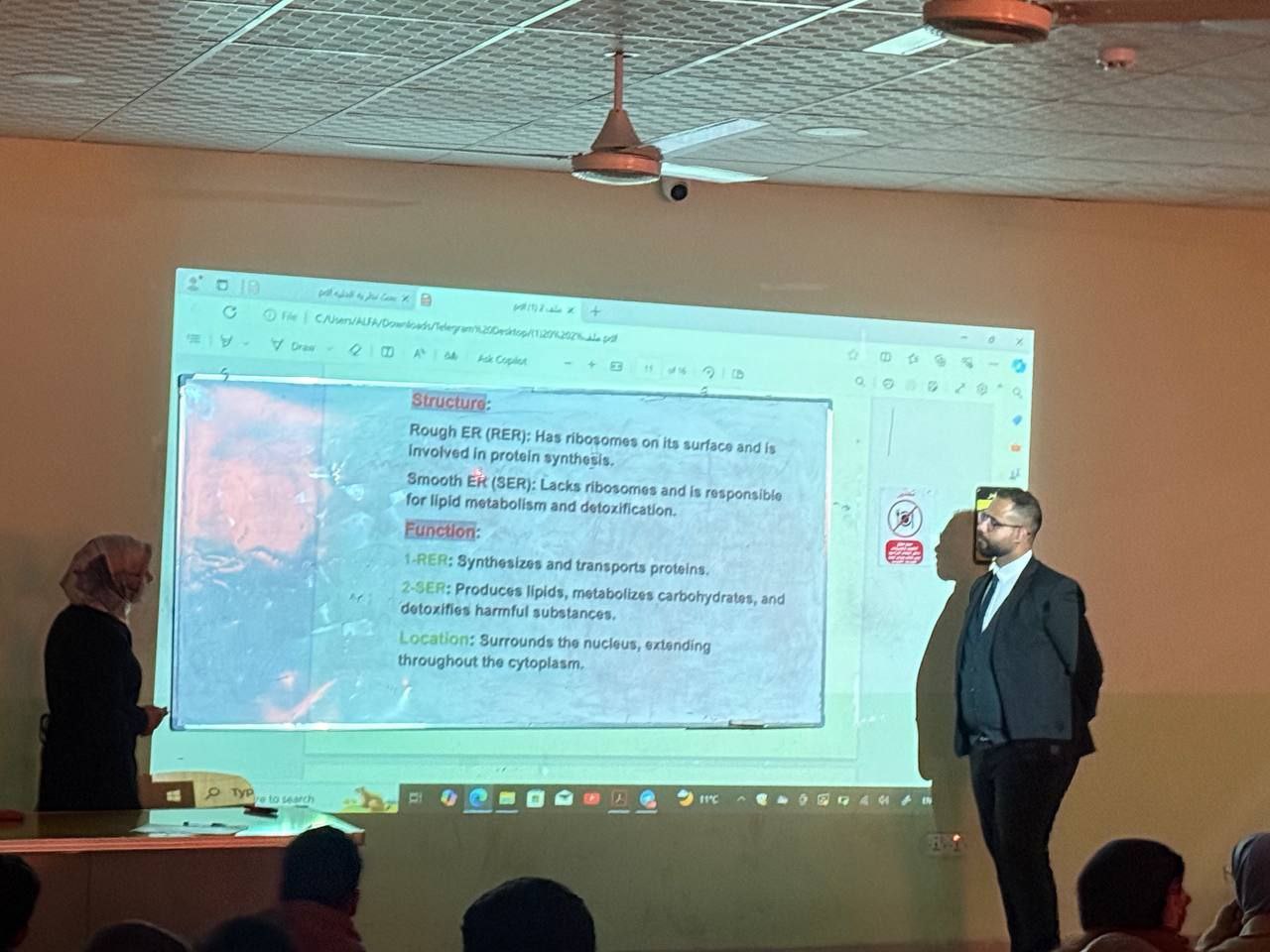 "طلبة المرحلة الأولى يقدمون سمنارات تعليمية في الأحياء البشرية ضمن نشاط بحثي بإشراف اساتذة المادة