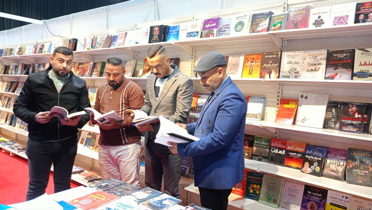 مشاركة طلابية واسعة بمعرض الكتاب