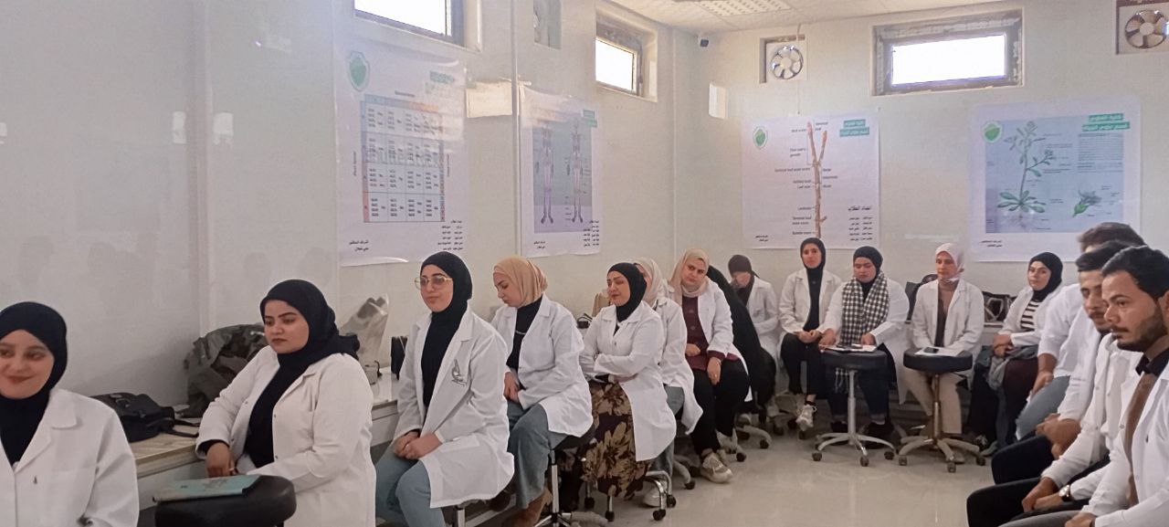 جانب من المحاضرات العملية لقسم التقنيات الاحيائية الطبية - المرحلة الثانية..