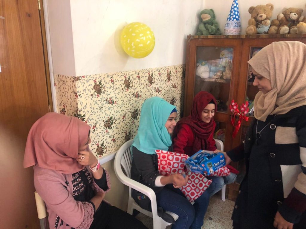 وفد من كلية المستقبل الجامعة يزور دار الزهور للأيتام وذوي الإحتياجات الخاصة