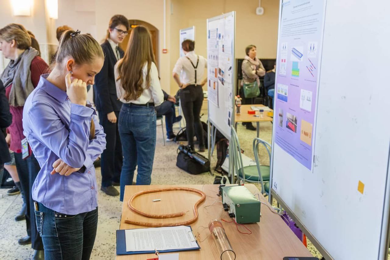 كلية المستقبل الجامعة توقع اتفاقية شراكة مع جامعة سانتبطرسبورغ للتقنيات الكهربائيه