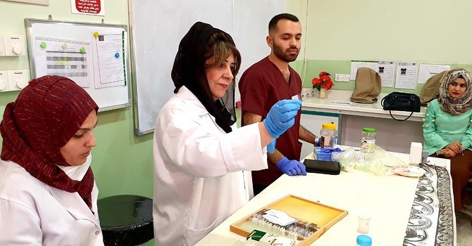 دورة تدريبية طبية تخصصية لقسم طب الأسنان في كلية المستقبل الجامعة