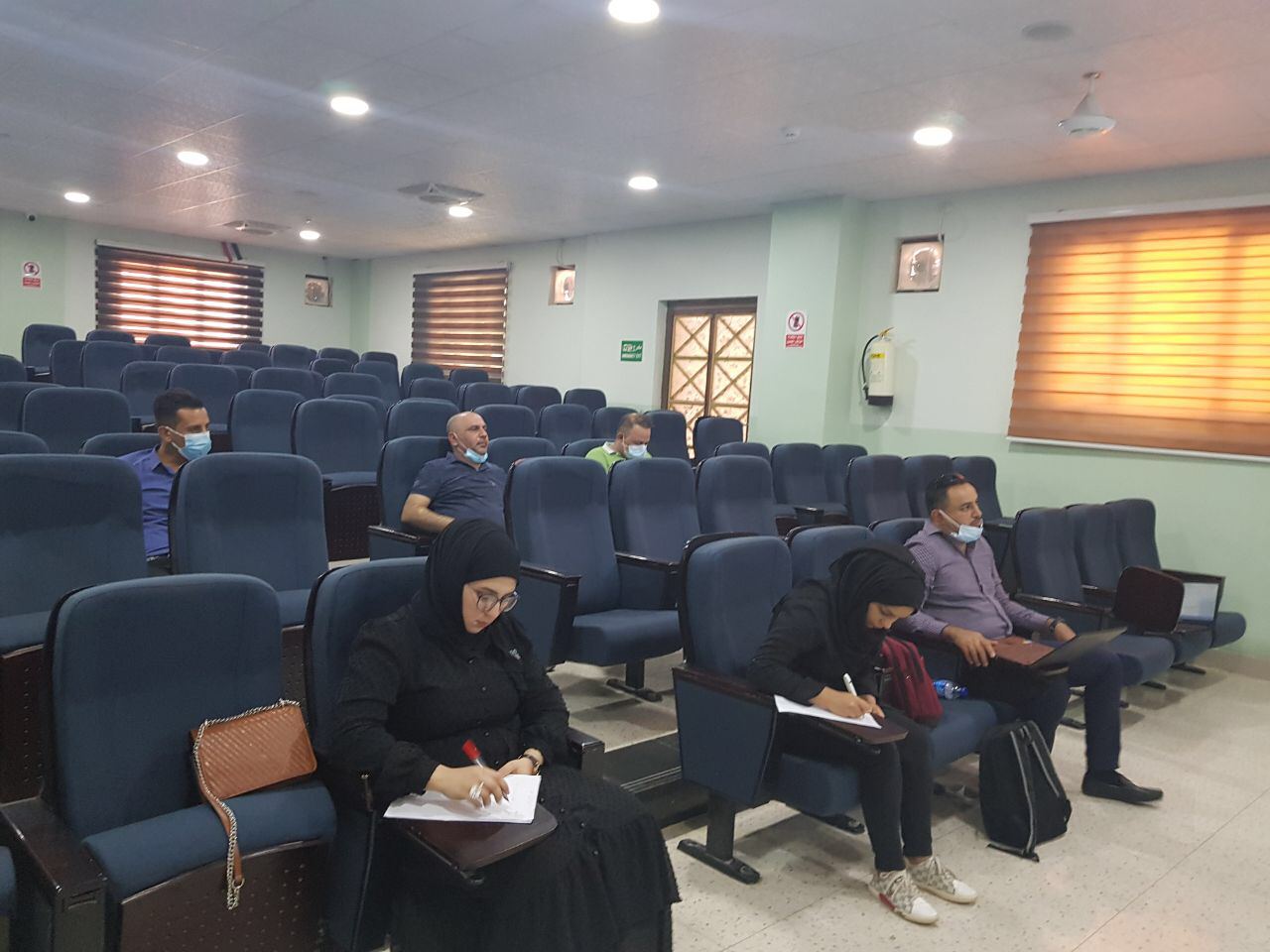 كلية المستقبل الجامعة تستعد للتحول الرقمي للانظمة التعليمية  اشارة الى توجيهات الوزارة حول التحول الرقمي في الانظمة التعليمية 