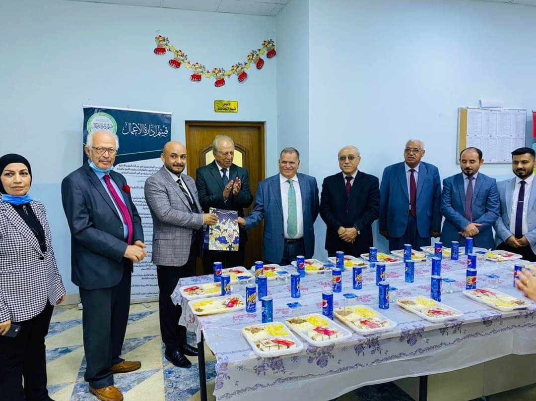 السيد عميد كلية المستقبل الجامعة الاستاذ المساعد الدكتور حسن شاكر مجدي .. يجري لقاءات مع اساتذة الأقسام طب الاسنان وادارة الأعمال والتخدير 