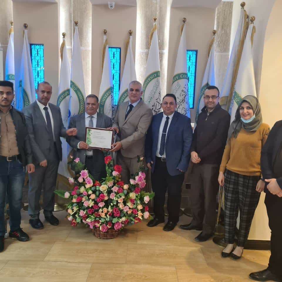 كرم السيد عميد كلية المستقبل الاستاذ المساعد الدكتور حسن شاكر مجدي عدد من الاساتذة المتميزين لجهودهم في تحقيق نتائج متقدمة في تصنيف الجامعات العالمية (Green Matrix )