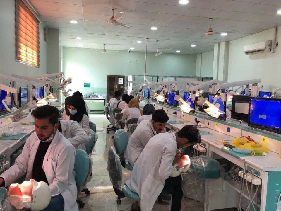 جانب من حضور طلبة قسم طب الاسنان في كلية المستقبل الجامعه