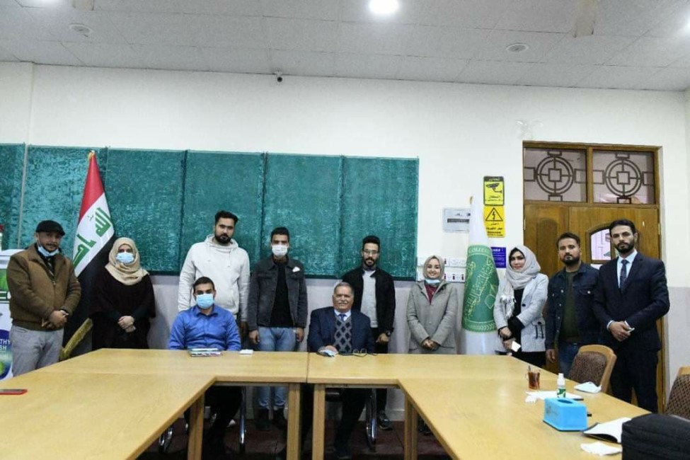 تفقد السيد عميد كلية المستقبل الجامعة الاستاذ المساعد الدكتور حسن شاكر مجدي  سير الدراسة و المحاضرات الإلكترونية للفصل الدراسي الاول