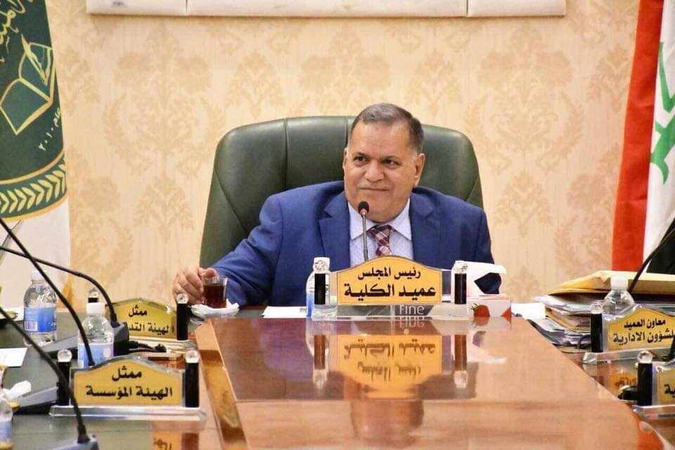 السيد عميد كلية المستقبل الجامعة الاستاذ المساعد الدكتور حسن شاكر مجدي و التدريسي م. م. أمير نجاح سعود من قسم هندسة الطب الحياتي وباحثين من جامعات اخرى يشاركون في نشر كتاب