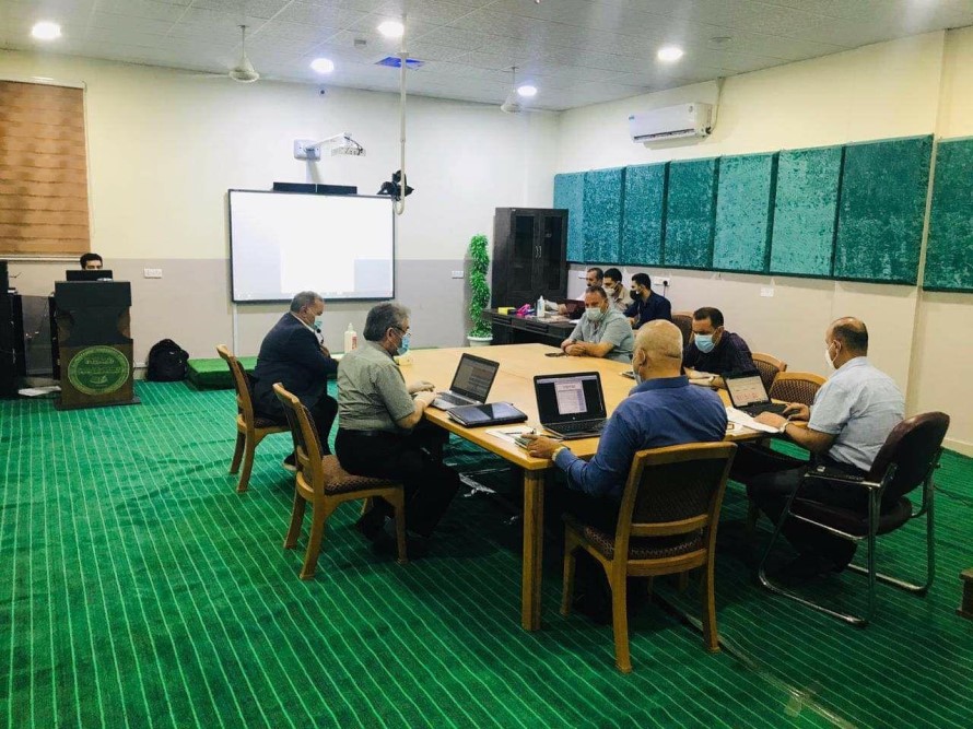 غرفة العمليات المركزية في كلية المستقبل الجامعة  تعقد اجتماعها برئاسة السيد عميد الكلية الاستاذ المساعد الدكتور حسن شاكر مجدي والسادة المعاونين 