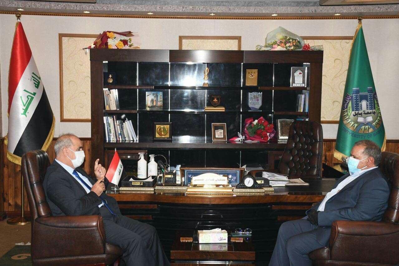 السيد عميد كلية المستقبل الجامعه  يزورُ جامعة بابل ويهنئ رئيسها بمناسبة تسلمه  منصبه الجديد