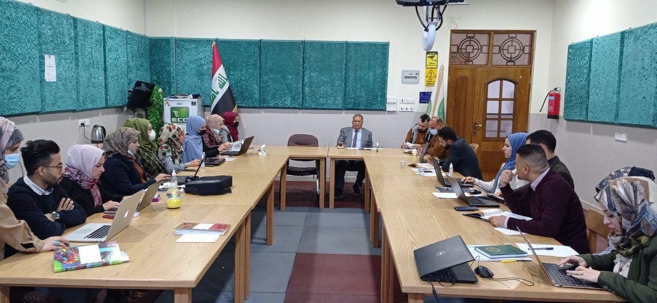 السيد عميد كلية المستقبل الجامعة ..يجتمع مع مسؤولي وحدة تكنولوجيا المعلومات و الموقع الالكتروني و الجودة و يناقش معهم تطوير موقع الاقسام و الاعتماد المؤسسي و الاعتمادية