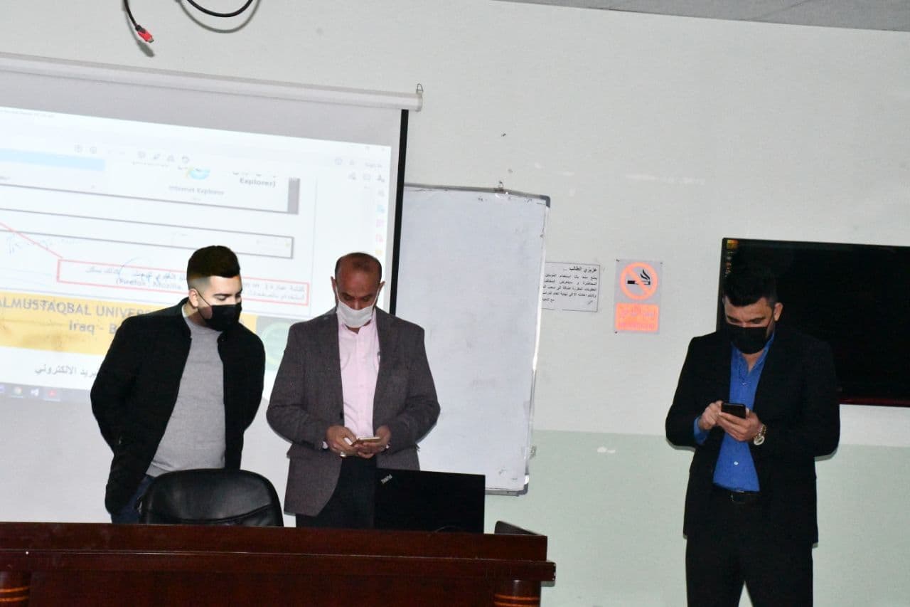 ورشة عمل حول الية التعليم الالكتروني في كلية المستقبل الجامعة