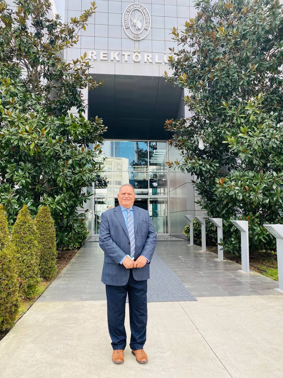 السيد عميد كلية المستقبل الجامعة  يزور جامعة اسطنبول التقنية و يجري مباحثات لتطوير العلاقات الثقافية و الاكاديمية بين الجامعتين