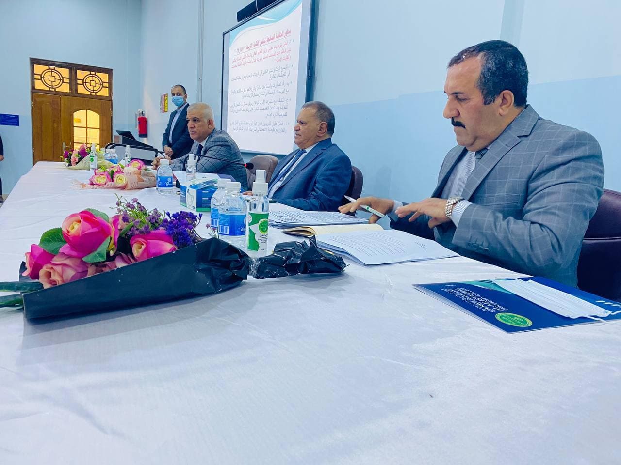 مجلس كلية المستقبل الجامعة يعقد جلسته السابعة يوم الاربعاء ١٧/ ٣ / ٢٠٢١ برئاسه عميد الكلية الاستاذ المساعد الدكتور حسن شاكر مجدي و حضور السادة المعاونين و اعضاء المجلس 